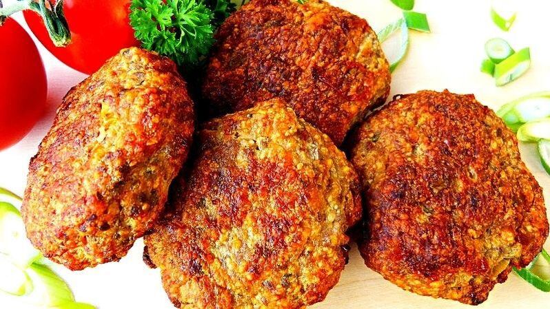 Chicken cutlets - a hearty dish option in the 6-petal diet chicken day menu. 